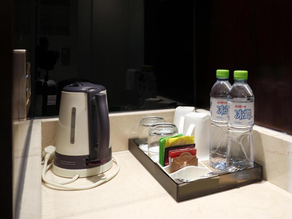 BaoHua Harbour View Hotel Haikou  Buitenkant foto