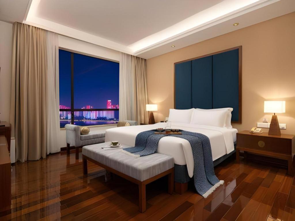 BaoHua Harbour View Hotel Haikou  Buitenkant foto