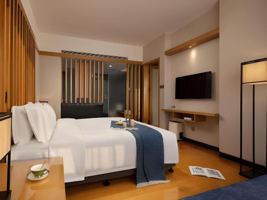 BaoHua Harbour View Hotel Haikou  Buitenkant foto